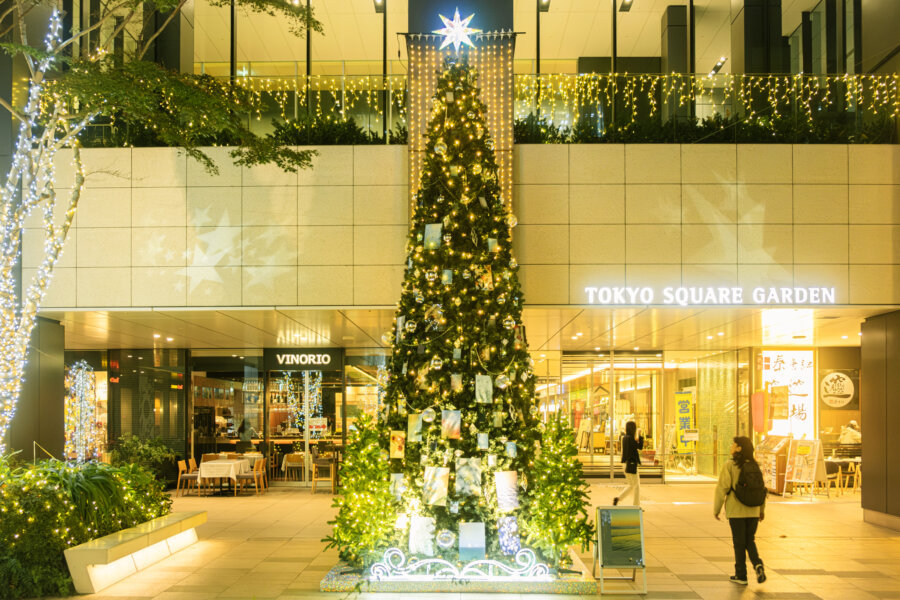 東京スクエアガーデン|国分真央|有限会社三幸(TOKYO ACRYL)|2025 東京スクエアガーデン ウィンターイルミネーション「When Silence Becomes Light 光とつなぐ、透明のとき」