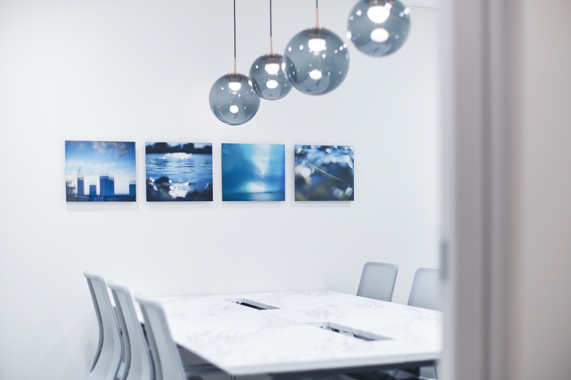 古賀親宗｜オフィス内装用写真展示｜SoloTime 二子玉川店